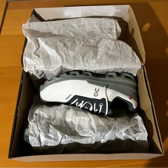 NIB On Men’s Cloudventure Waterproof Athletic Tennis Running Shoes Trainers Sz 8 - Picture 12 of 13